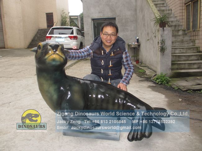 Large-scale simulation animatronics seals DWA149