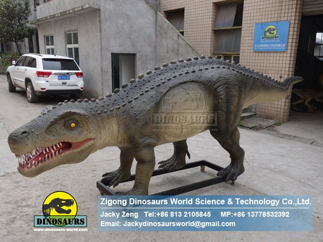 Dinosaur Museum science education used postosuchus model DWD5217