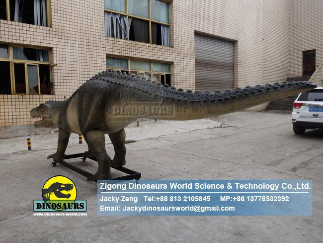 Dinosaur Museum science education used postosuchus model DWD5217