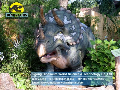Theme park rides animatronic ainosaur ( Triceratops ) DWD083