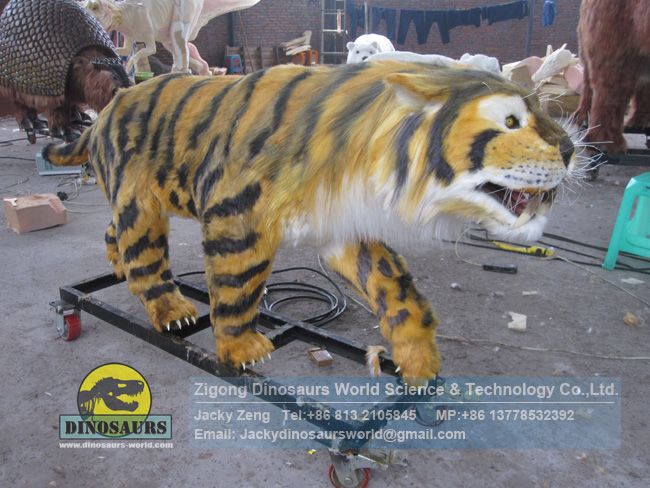 Ice age animal saber toothed tiger merry christmas statue DWA112
