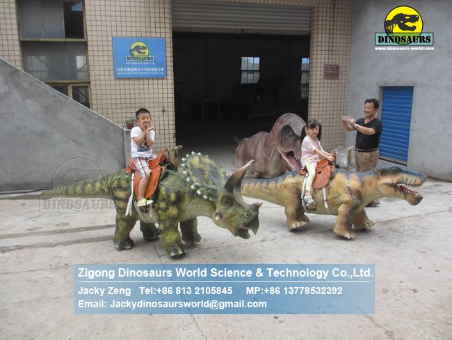 Children's play equipment walking robot triceratops ride DWE063